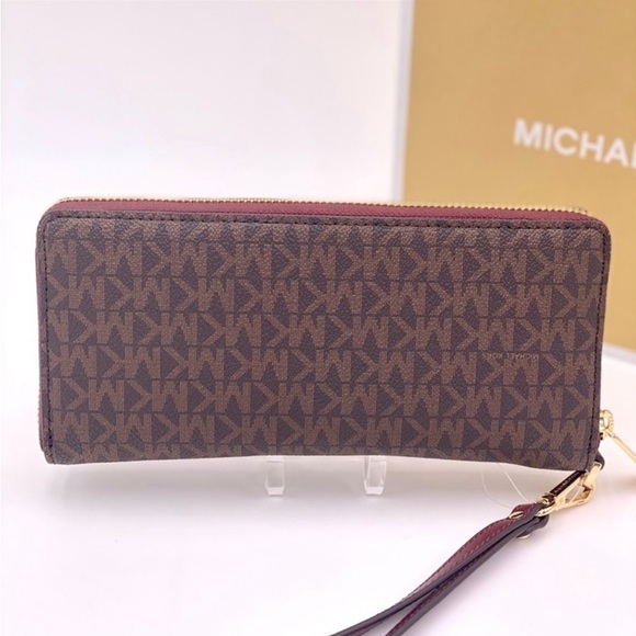 Michael Kors Large Continental Wallet Wristlet Brown Merlot - Picture 2 of 8